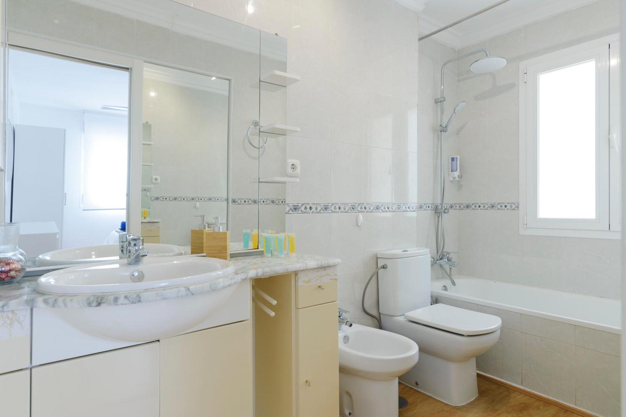 Sea Front Apartment In Marbella Center Buitenkant foto